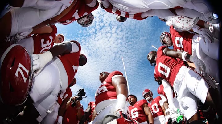 The University of Alabama football team huddles up at Bryant-Denny Stadium in Tuscaloosa, AL on Saturday, Oct 4, 2025. The University of Alabama football team huddles up at Bryant-Denny Stadium in Tuscaloosa, AL on Saturday, Oct 4, 2025.