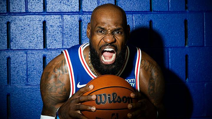 El astro del basquetbol, LeBron James, la nueva estrella de los Philadelphia 76ers. El astro del basquetbol, LeBron James, la nueva estrella de los Philadelphia 76ers.