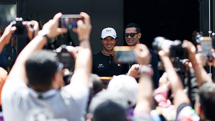 Checo Pérez se encontró con Rafa Márquez previo al GP de la CDMX. Checo Pérez se encontró con Rafa Márquez previo al GP de la CDMX.