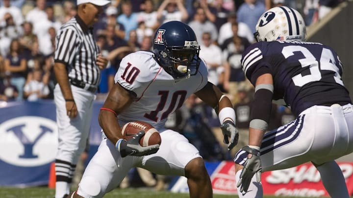 Arizona receiver Mike Thomas going up against BYU during the 2007 season where he hauled in seven catches for 48 yards.
