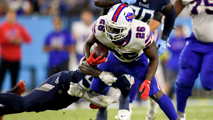Tennessee Titans linebacker David Long Jr. (51) tackles Buffalo Bills running back Devin Singletary