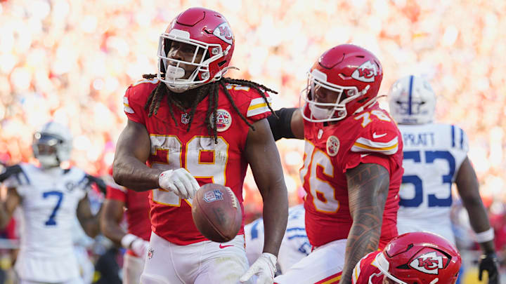 Nov 23, 2025; Kansas City, Missouri, USA; Kansas City Chiefs running back Kareem Hunt (29) celebrates after scoring a touchdown against the Indianapolis Colts in the second half at GEHA Field at Arrowhead Stadium. Mandatory Credit: Jay Biggerstaff-Imagn Images Nov 23, 2025; Kansas City, Missouri, USA; Kansas City Chiefs running back Kareem Hunt (29) celebrates after scoring a touchdown against the Indianapolis Colts in the second half at GEHA Field at Arrowhead Stadium. Mandatory Credit: Jay Biggerstaff-Imagn Images