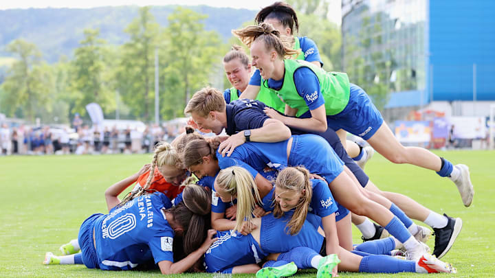 Jena durfte gerade über den Aufstieg jubeln - neben dem Platz sind noch einige Hausaufgaben zu erledigen