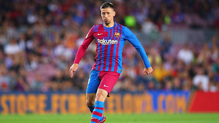 Lenglet viajaría el lunes directamente a Inglaterra