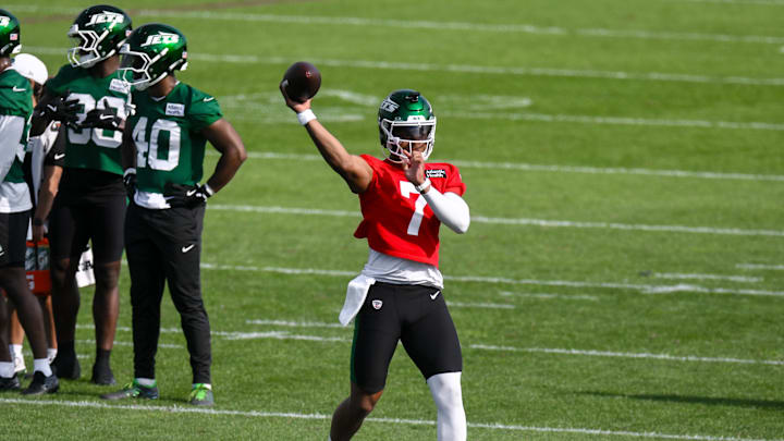 Jul 24, 2025; Florham Park, NY, USA; New York Jets quarterback Justin Fields (7) participates in a drill during training camp at Atlantic Health Jets Training Center. Mandatory Credit: John Jones-Imagn Images