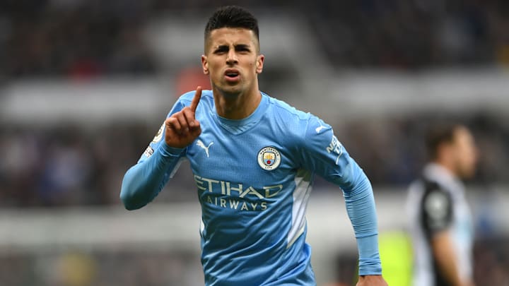 Cancelo deve reforçar o Barcelona nos próximos dias.