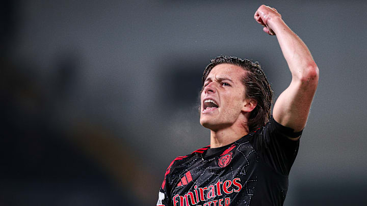 Álvaro Carreras vai defender o Real Madrid na sequência da carreira 