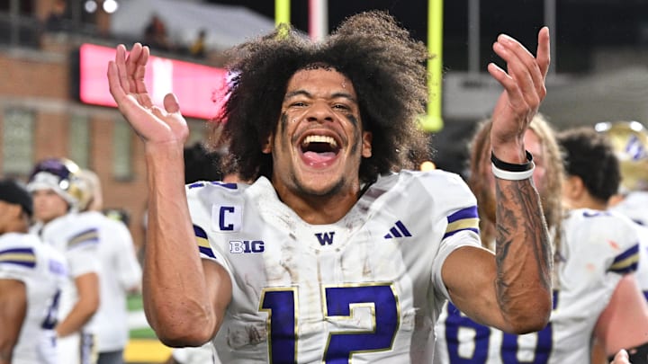 Washington Huskies wide receiver Denzel Boston (12)