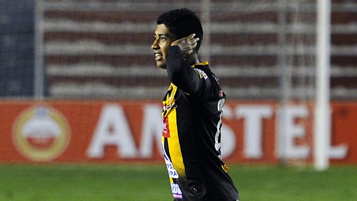 Raúl Castro voltou ao Strongest neste ano e ganhou a camisa 10