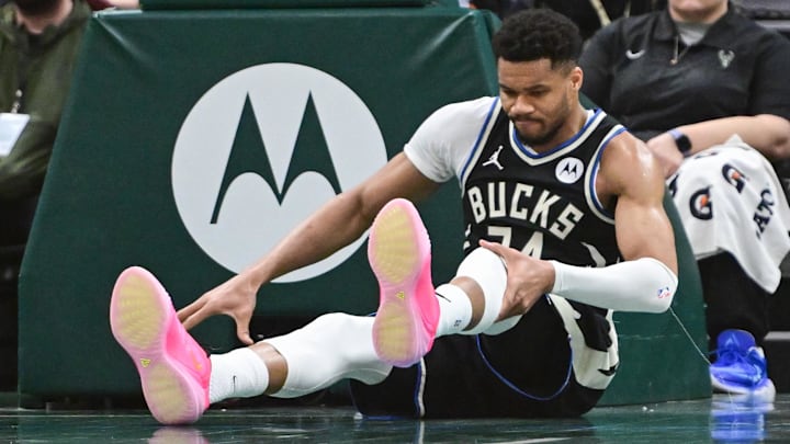 Giannis Antetokounmpo no vive un buen momento con los Bucks