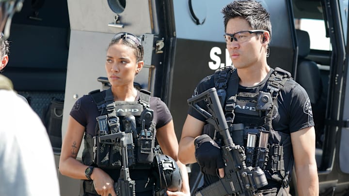 “Gang Unit” – When a spree of brutal stash house robberies spills into L.A., 20-Squad must team up with the sheriff’s department’s gang unit to unmask a violent crew who leaves no witness alive, on S.W.A.T., Friday, Oct. 25 (8:00-9:00 PM, ET/PT) on the CBS Television Network, and streaming on Paramount+ (live and on-demand for Paramount+ with SHOWTIME subscribers, or on-demand for Paramount+ Essential subscribers the day after the episode airs)*. Pictured (L-R): Annie Ilonzeh as Devin Gamble and