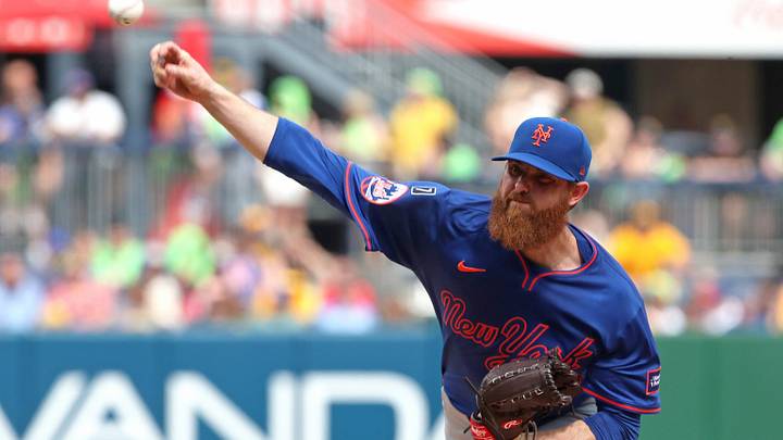 New York Mets starting pitcher Paul Blackburn.