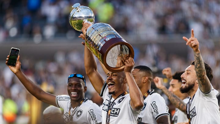 Botafogo se hizo de su primer trofeo de la Copa Libertadores