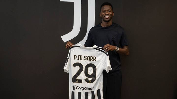 Pape Matar Sarr steht fortan bei Juventus Turin auf dem Platz Pape Matar Sarr steht fortan bei Juventus Turin auf dem Platz