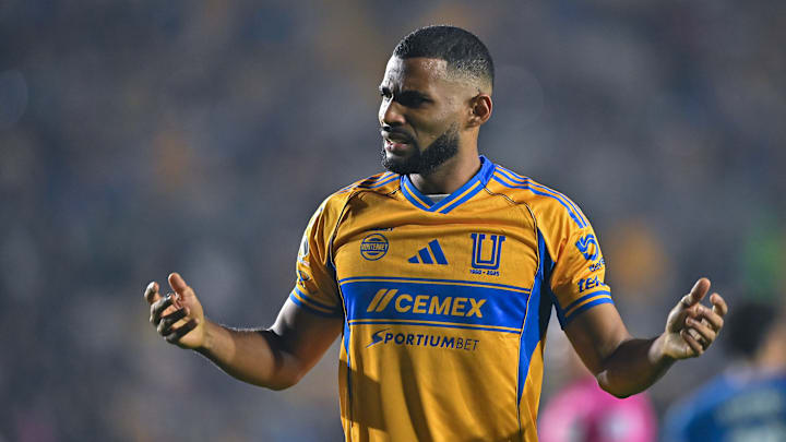 Tigres UANL v Cruz Azul - Playoffs Torneo Apertura 2025 Liga MX