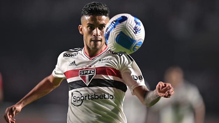 Meio-campista tricolor tem 22 anos