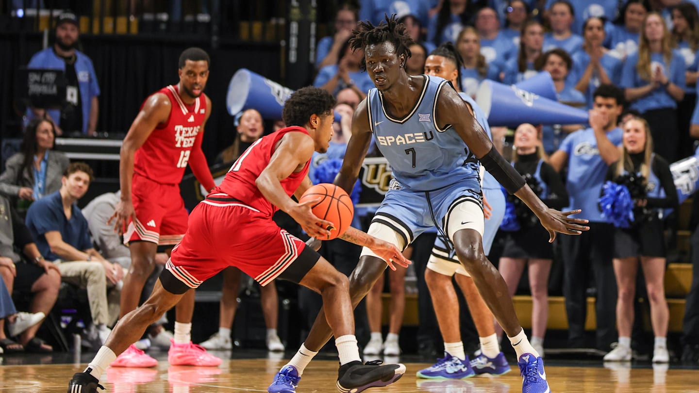 UCF Men's Basketball Retains Pair Of Centers