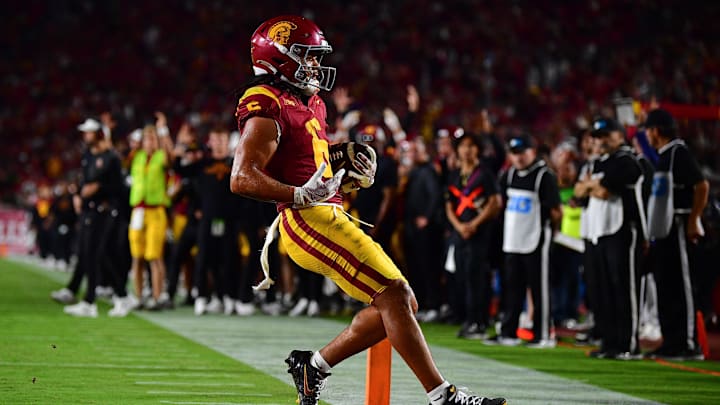 Southern California Trojans wide receiver Makai Lemon (6) runs for a touchdown 
