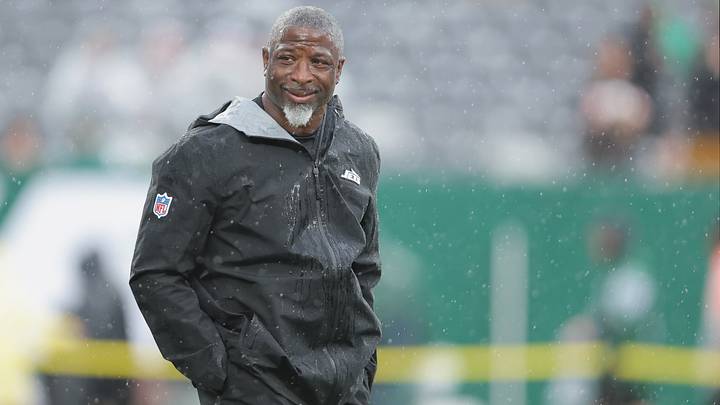 Oct 11, 2026; East Rutherford, New Jersey, USA; New York Jets head coach Aaron Glenn on the field before the game against the Cleveland Browns at MetLife Stadium. Mandatory Credit: Brad Penner-Imagn Images Oct 11, 2026; East Rutherford, New Jersey, USA; New York Jets head coach Aaron Glenn on the field before the game against the Cleveland Browns at MetLife Stadium. Mandatory Credit: Brad Penner-Imagn Images