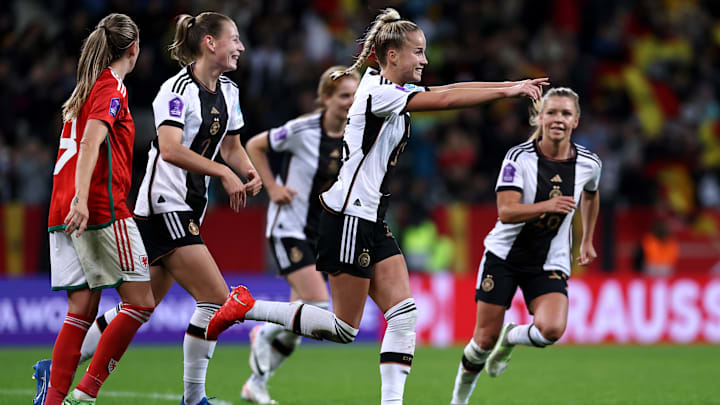 Im Hinspiel gegen Wales konnte Giulia Gwinn per Elfmeter für die DFB-Frauen erhöhen 