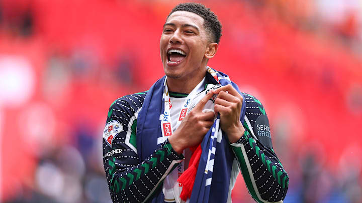 Jobe Bellingham ist mit Sunderland in die Premier League aufgestiegen Jobe Bellingham ist mit Sunderland in die Premier League aufgestiegen