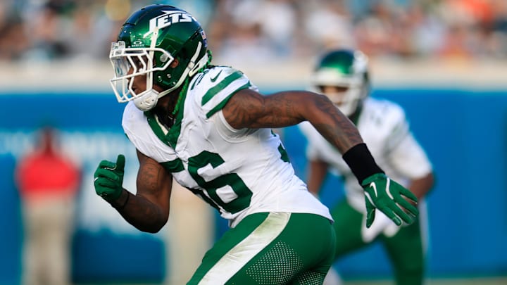 New York Jets linebacker Quincy Williams (56) runs during the fourth quarter Sunday, Dec. 15, 2024 at EverBank Stadium in Jacksonville, Fla. The Jets held off the Jaguars 32-25. [Corey Perrine/Florida Times-Union]
