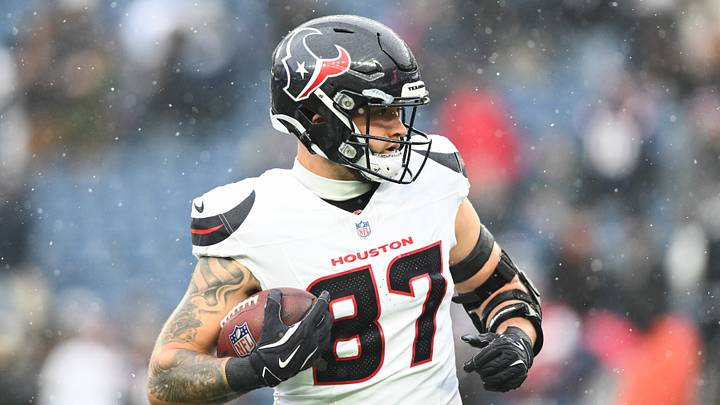 Jan 18, 2026; Foxborough, MA, USA; Houston Texans tight end Cade Stover (87) warms up before an AFC Divisional Round game against the New England Patriots at Gillette Stadium. Mandatory Credit: Brian Fluharty-Imagn Images Jan 18, 2026; Foxborough, MA, USA; Houston Texans tight end Cade Stover (87) warms up before an AFC Divisional Round game against the New England Patriots at Gillette Stadium. Mandatory Credit: Brian Fluharty-Imagn Images