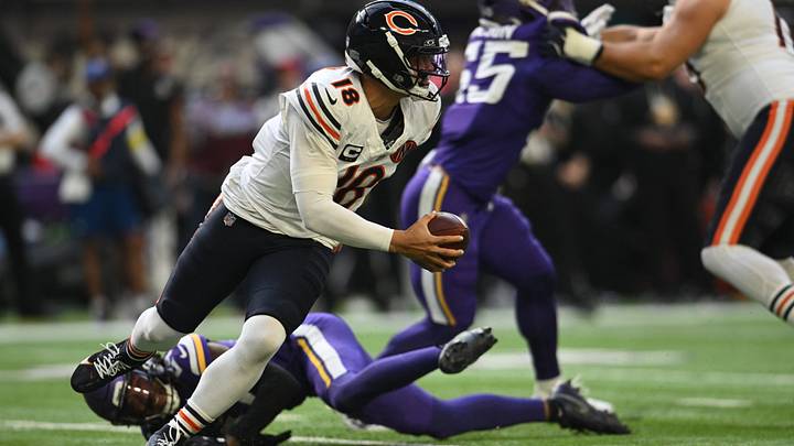 Chicago Bears quarterback Caleb Williams (18) scrambles in the pocket during the second quarter against the Minnesota Vikings at U.S. Bank Stadium. Mandatory Credit: Jeffrey Becker-Imagn Images Chicago Bears quarterback Caleb Williams (18) scrambles in the pocket during the second quarter against the Minnesota Vikings at U.S. Bank Stadium. Mandatory Credit: Jeffrey Becker-Imagn Images