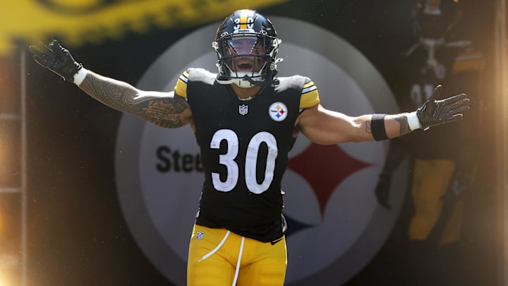 Sep 14, 2025; Pittsburgh, Pennsylvania, USA; Pittsburgh Steelers running back Jaylen Warren (30) reacts as he takes the field against the Seattle Seahawks at Acrisure Stadium. Mandatory Credit: Charles LeClaire-Imagn Images Sep 14, 2025; Pittsburgh, Pennsylvania, USA; Pittsburgh Steelers running back Jaylen Warren (30) reacts as he takes the field against the Seattle Seahawks at Acrisure Stadium. Mandatory Credit: Charles LeClaire-Imagn Images