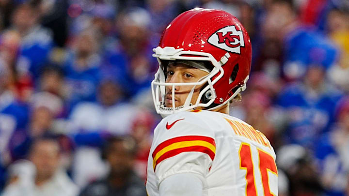 Kansas City's Patrick Mahomes gets ready to throw a pass to a receiver on the left side of the field during first half action against the Kansas City Chiefs in Orchard Park, Nov.17, 2024.