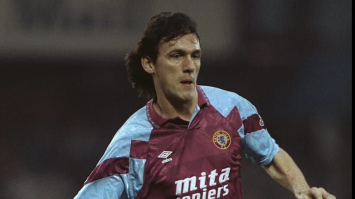 Tony Cascarino of Aston Villa