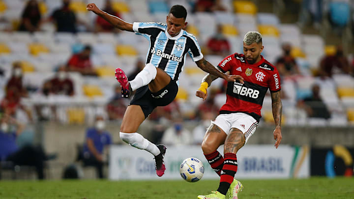 Fernando Henrique ficará fora da Arena até dezembro