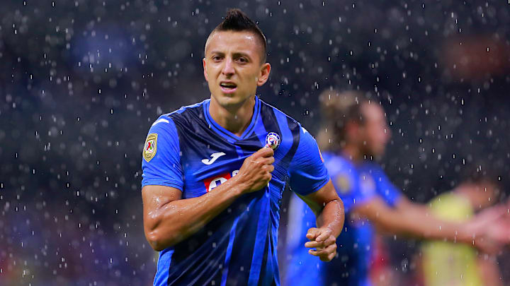 Roberto Alvarado anotó el primer gol de la Máquina Celeste Roberto Alvarado anotó el primer gol de la Máquina Celeste