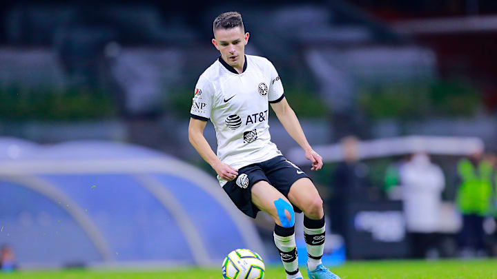 Álvaro Fidalgo renovó con América