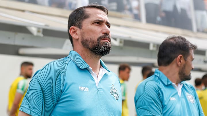 Coritiba e Fortaleza se enfrentam em ‘jogo de seis pontos’ na 15ª rodada do Brasileirão.