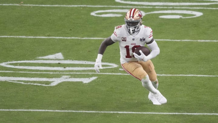 Feb 11, 2024; Paradise, Nevada, USA; San Francisco 49ers wide receiver Deebo Samuel (19) runs with the ball against the Kansas City Chiefs LVIII between Kansas City Chiefs and San Francisco 49ers at Allegiant Stadium. Mandatory Credit: Joe Camporeale-USA TODAY Sports Feb 11, 2024; Paradise, Nevada, USA; San Francisco 49ers wide receiver Deebo Samuel (19) runs with the ball against the Kansas City Chiefs LVIII between Kansas City Chiefs and San Francisco 49ers at Allegiant Stadium. Mandatory Credit: Joe Camporeale-USA TODAY Sports
