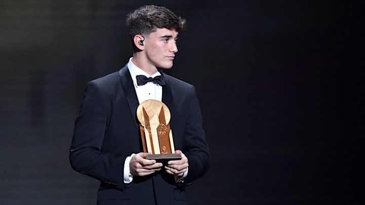 Gavi et son trophée