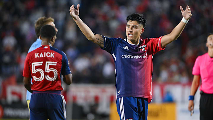 El lateral izquierdo mexicoamericano Marco Farfán del FC Dallas ya negocia con los Tigres