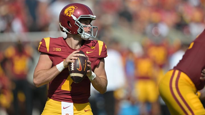 Former USC Trojans quarterback Miller Moss has committed to the Louisville Cardinals.