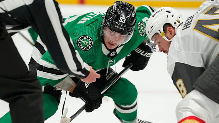 Stars center Wyatt Johnston