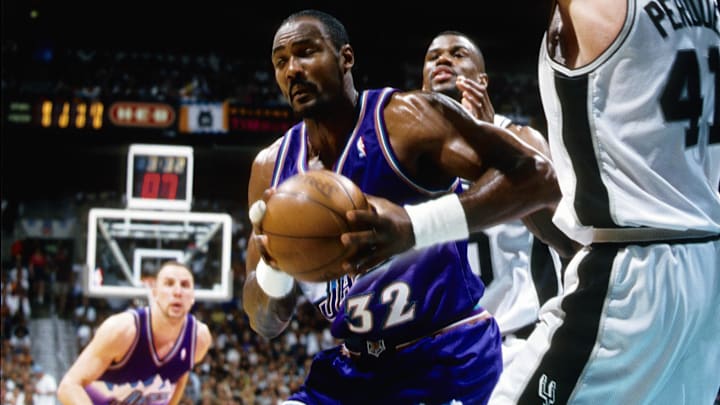 "El Cartero" se llevó el MVP de la NBA con 35 años "El Cartero" se llevó el MVP de la NBA con 35 años