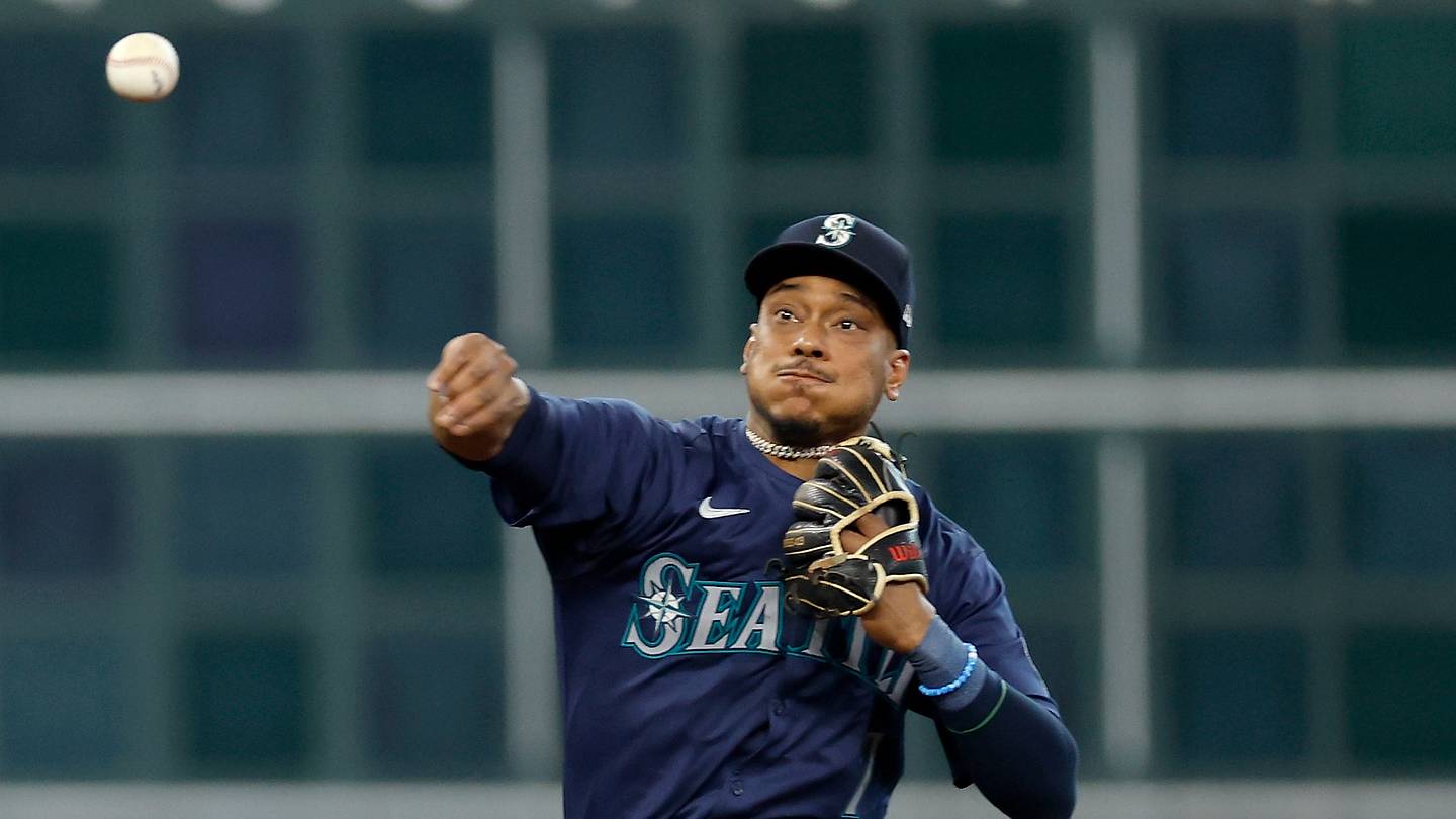 Mariners Re-sign Polanco Amid Prospect Pressure