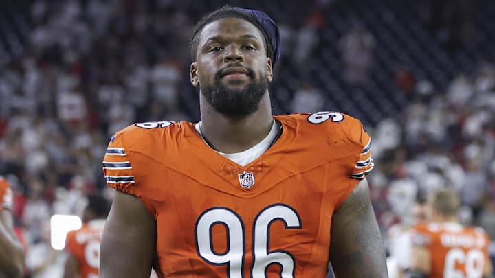 Chicago Bears defensive tackle Zacch Pickens