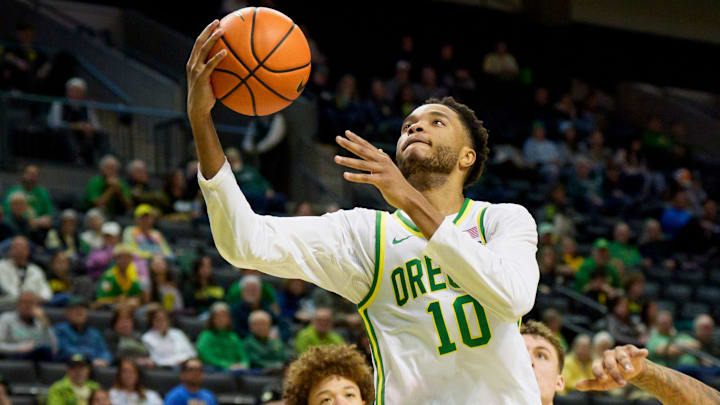 Oregon forward Kwame Evans Jr. goes up for a shot as the Oregon Ducks host the UCLA Bruins.