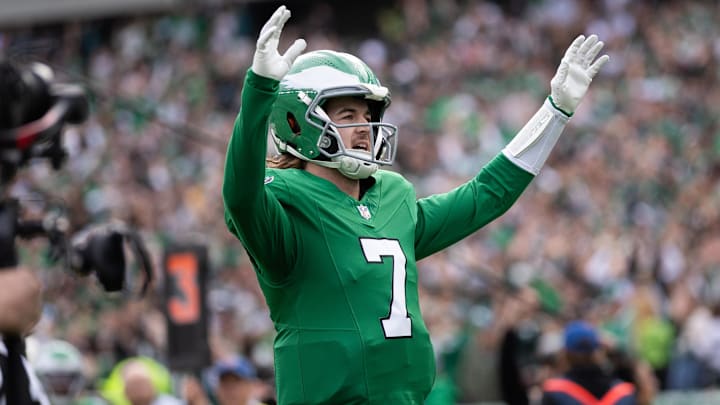 Dec 29, 2024; Philadelphia, Pennsylvania, USA; Philadelphia Eagles quarterback Kenny Pickett (7) reacts to his touchdown pass against the Dallas Cowboys during the second quarter at Lincoln Financial Field. Mandatory Credit: Bill Streicher-Imagn Images