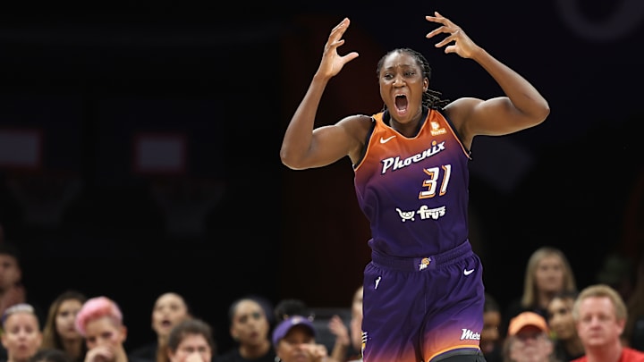 Former Phoenix Mercury center Tina Charles has agreed to a "contract divorce" with her former team and will look to sign elsewhere the rest of 2022.