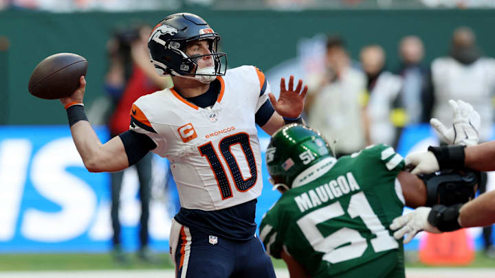 [US, Mexico & Canada customers only] Oct 12, 2025; Tottenham, UNITED KINGDOM; Denver Broncos quarterback Bo Nix (10) throws a pass against the New York Jets  during an NFL International Series game at Tottenham Hotspur Stadium. Mandatory Credit: Paul Childs/Reuters via Imagn Images