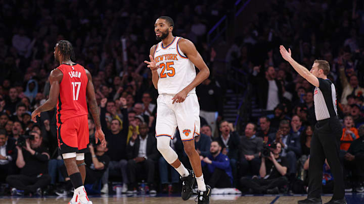 Feb 3, 2025; New York, New York, USA; New York Knicks forward Mikal Bridges (25) reacts after making a three point basket during the first half against the Houston Rockets at Madison Square Garden. Mandatory Credit: Vincent Carchietta-Imagn Images Feb 3, 2025; New York, New York, USA; New York Knicks forward Mikal Bridges (25) reacts after making a three point basket during the first half against the Houston Rockets at Madison Square Garden. Mandatory Credit: Vincent Carchietta-Imagn Images