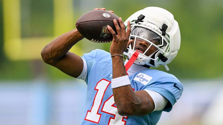 Tennessee Titans wider receiver Carnell Tate (14) makes a catch during training camp at Vanderbilt Health Football Center. Mandatory Credit: Steve Roberts-Imagn Images Tennessee Titans wider receiver Carnell Tate (14) makes a catch during training camp at Vanderbilt Health Football Center. Mandatory Credit: Steve Roberts-Imagn Images