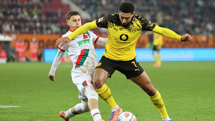 TOPSHOT-FBL-GER-BUNDESLIGA-AUGSBURG-DORTMUND